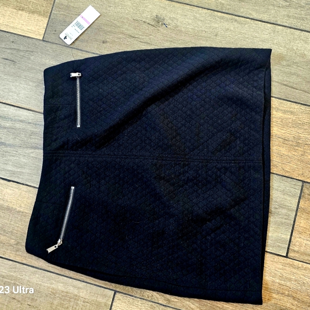 NWT Laundry | Black Quilted Mini Skirt size 6